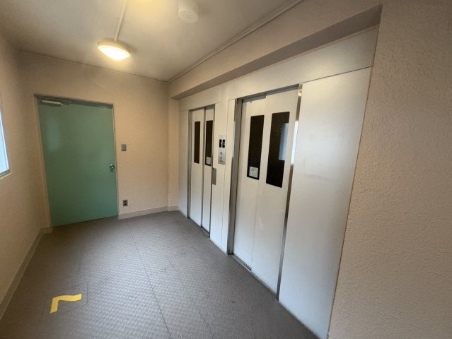 伏見日光ハイツ2号棟