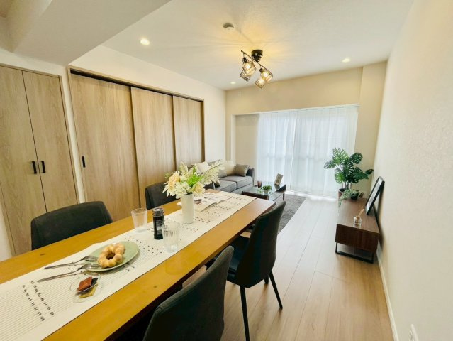 伏見日光ハイツ2号棟の居間・リビング