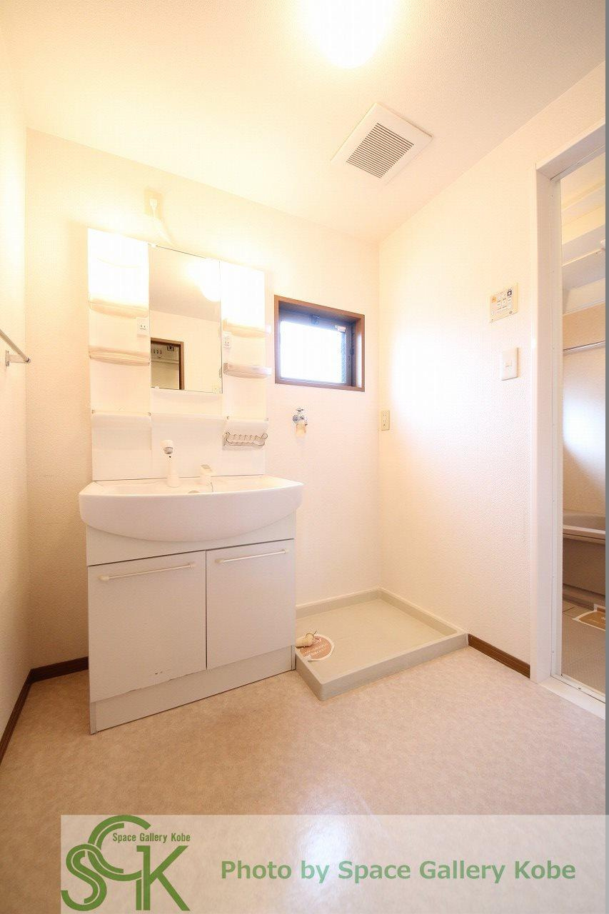 アルスクレストⅡの洗面所|※お部屋により仕様が異なる場合があります。