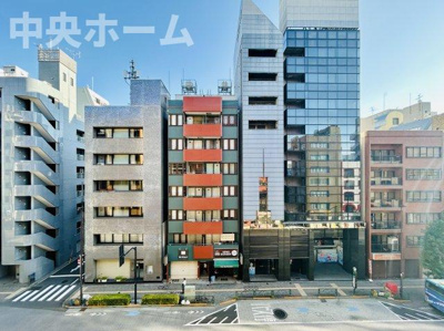 【展望】 | 上野永谷タウンプラザ | 手を伸ばせば、ふれることが出来そうな環境が、そのままインテリアになったような印象です。その豊かな眺望にふさわしい空間には、通風・採光にも優れ、心地よい光と風があふれています