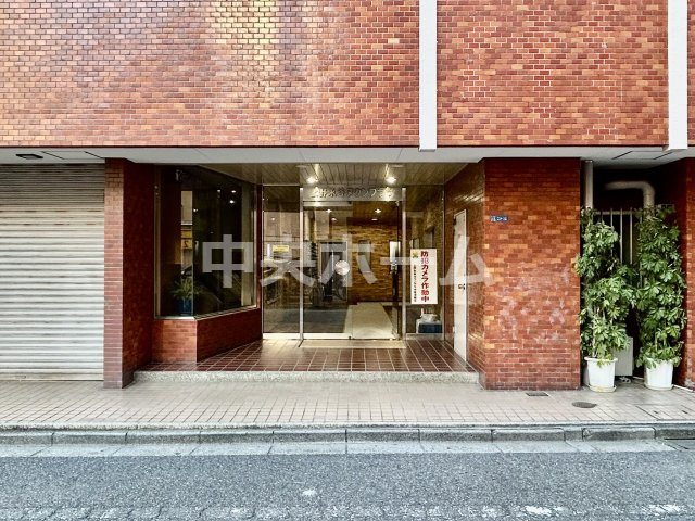 上野永谷タウンプラザのエントランス|【エントランス】マンションのエントランスは、その物件の印象を決める、顔とも言える場所です。毎日通る場所ですからきれいなのが一番です。