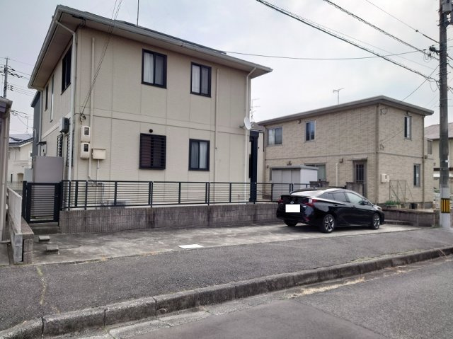 赤磐市桜が丘東2丁目2-683の駐車場