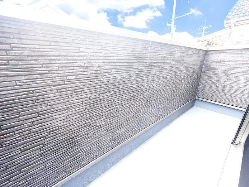 東香里元町　新築一戸建てのバルコニー|■物件内覧・資金計画相談・住宅ローン相談、リフォーム相談、お問合せ受付中■
※当日・翌日のご内覧、ご相談はお電話でのお問合せがスムーズです！