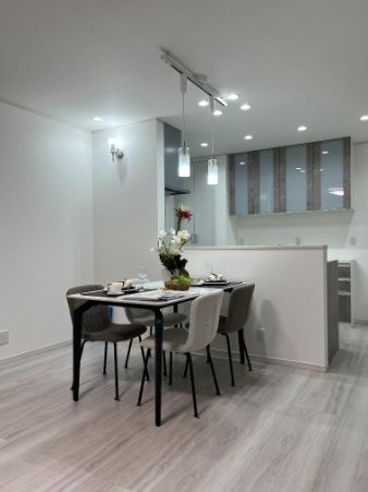 東香里元町　新築一戸建てのダイニング|LDK14.75帖　カウンターキッチン
■物件内覧・資金計画相談・住宅ローン相談、リフォーム相談、お問合せ受付中■
※当日・翌日のご内覧、ご相談はお電話でのお問合せがスムーズです！