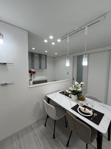 東香里元町　新築一戸建てのキッチン|LDK14.75帖　対面キッチン
■物件内覧・資金計画相談・住宅ローン相談、リフォーム相談、お問合せ受付中■
※当日・翌日のご内覧、ご相談はお電話でのお問合せがスムーズです！