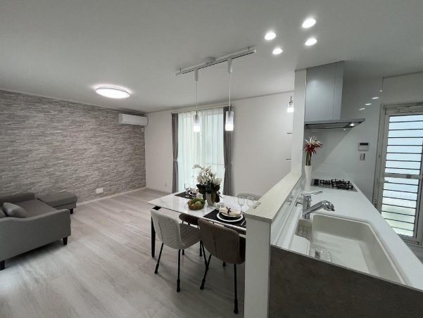 東香里元町　新築一戸建てのキッチン|LDK14.75帖
■物件内覧・資金計画相談・住宅ローン相談、リフォーム相談、お問合せ受付中■
※当日・翌日のご内覧、ご相談はお電話でのお問合せがスムーズです！