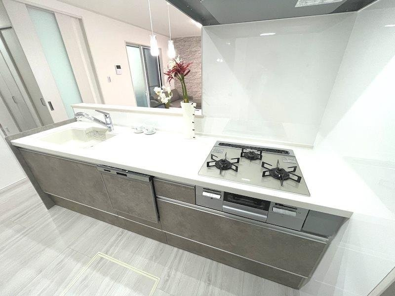 東香里元町　新築一戸建てのキッチン|システムキッチン
■物件内覧・資金計画相談・住宅ローン相談、リフォーム相談、お問合せ受付中■
※当日・翌日のご内覧、ご相談はお電話でのお問合せがスムーズです！