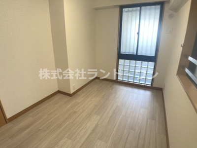 【洋室】 | ヴィルヌーブ新所沢 | 約5.1帖の洋室