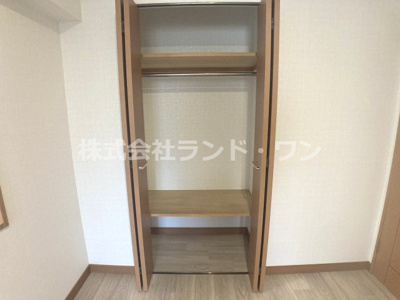 【収納】 | ヴィルヌーブ新所沢 | 約5.1帖の洋室にある収納