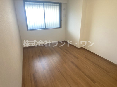 【洋室】 | ヴィルヌーブ新所沢 | 約6帖の洋室