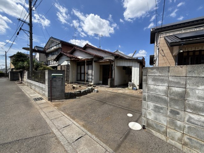 【外観】 | 本町貸戸建て | ★リノベーション★3口コンロ★駐車場付★倉庫付き★庭付き★ペット飼育の際5000円アップ★大型犬は要相談★