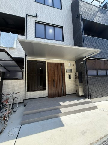 ピレーネ中野本町のエントランス