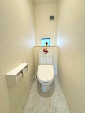 沼津市市中沢田Ⅰ　新築戸建　全6棟　B棟　　のトイレ