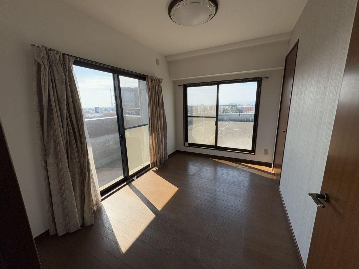 アーバンパレス国分の寝室|風通しも良い寝室です☆