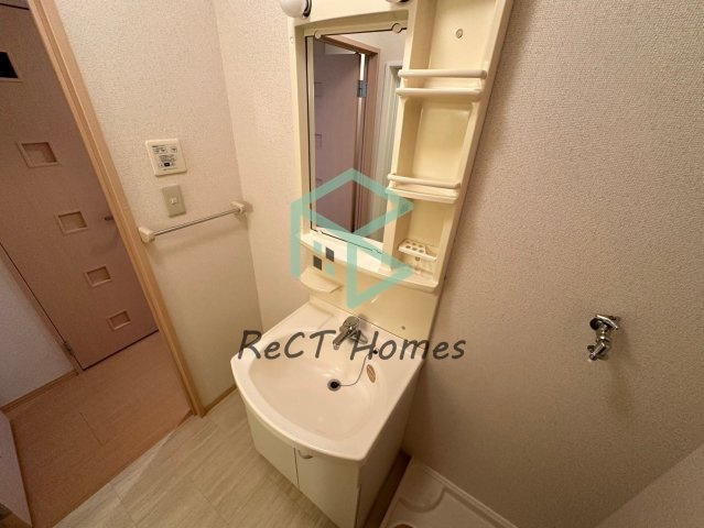 姫路市飾磨区構３丁目のハイツの洗面所