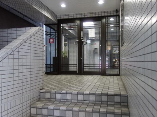 大阪市中央区松屋町　１Ｒ　オーナーチェンジ物件のエントランス