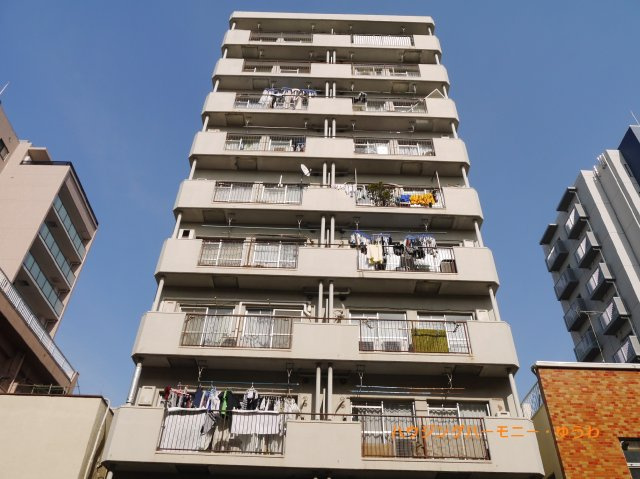 【外観】 | ライオンズマンション西日暮里 | モダンでスタイリッシュな印象を与えるベージュを基調とした外観。