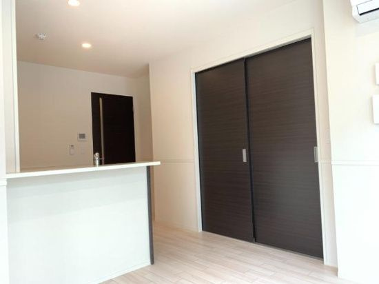 ＳＫ’　Ｖｉｖｒｅ　-エスケイビブレ-の居間・リビング