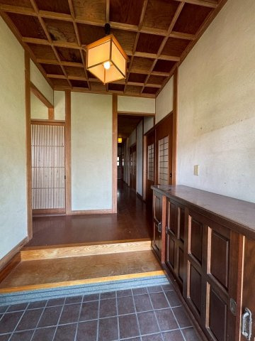 小城町上町貸戸建の玄関