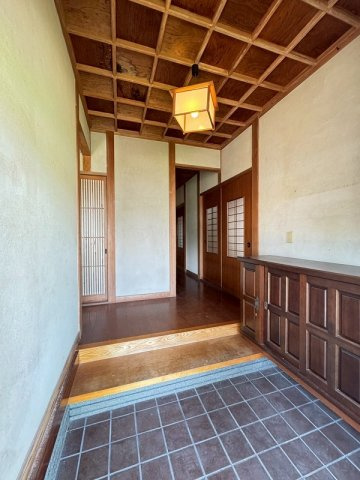 小城町上町貸戸建の玄関