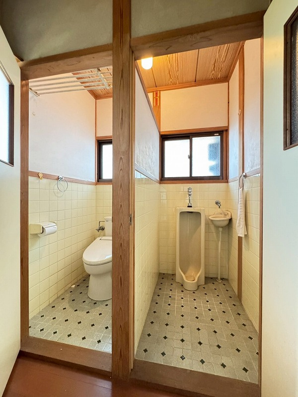 小城町上町貸戸建のトイレ