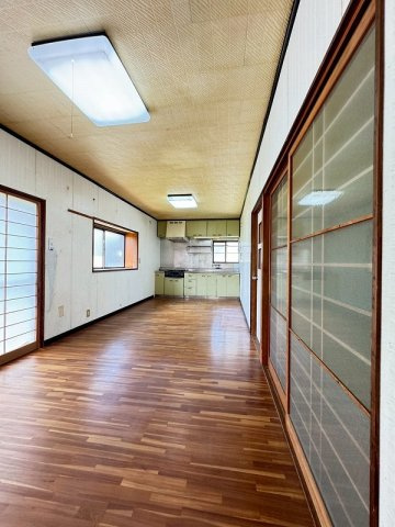 小城町上町貸戸建の居間・リビング