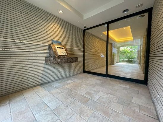 シャルム亀戸のエントランス