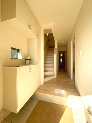 沼津市中沢田Ⅰ　新築戸建　全6棟　C棟　　の玄関