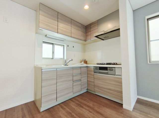 練馬区北町2丁目のキッチン|小窓を設けた明るく快適なキッチン
浄水器付水栓です