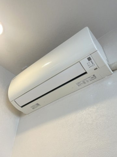 【その他】 | 伊丹中央貸店舗　西側 | 【残置物】　※ご入居時確認事項あり
エアコン2基　／　ダウンライト