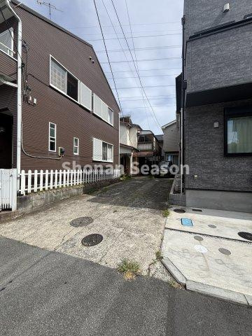 【前面道路含む現地写真】 | ドラッグストア（徒歩10分）スーパー（徒歩15分）買い物便良好！
毎日の買い物時間が短縮できますよ♪買い忘れがあっても安心の立地◎