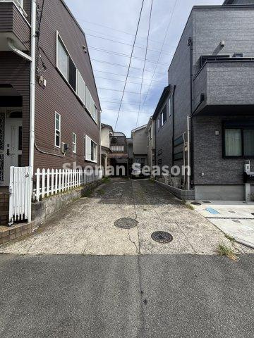 【周辺】 | ららぽーと湘南平塚やTHE OUTLET湘南平塚など大型商業施設が点在し、お出かけがしやすい平塚市！行政の子育て支援も手厚くお子さまを育みやすいロケーションにございます♪