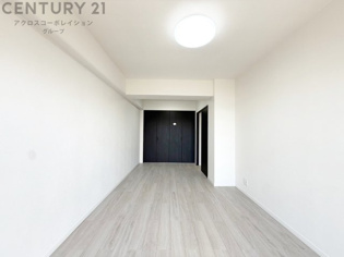 子供部屋…創造性や成長を促す遊びの空間を提供。学習や趣味に集中できる環境を整えます。個別のプライベートスペースは自己表現と自立心を育み、心地よい睡眠環境を整えリラックスできる場所を提供。