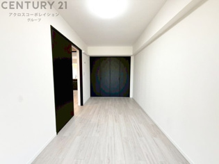 子供部屋…創造性や成長を促す遊びの空間を提供。学習や趣味に集中できる環境を整えます。個別のプライベートスペースは自己表現と自立心を育み、心地よい睡眠環境を整えリラックスできる場所を提供。