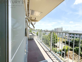 寝室…リラックスできるプライベート空間で、快適な睡眠をサポート。個人の好みに合わせたインテリアや寝具で心地良さを追求。プライベートな時間を過ごし、リフレッシュする場所におすすめです。