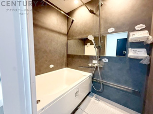 外観気密性と断熱性に優れ、外気の影響を受けにくく、浴室内の温度を一定に保ちやすいです。特に冬場は、暖房効率が高まり、快適なバスタイムを過ごせます。