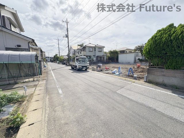 吉川市中曽根1丁目　新築戸建　全2棟　1号棟の前面道路含む現地写真|前面道路含む現地写真です。