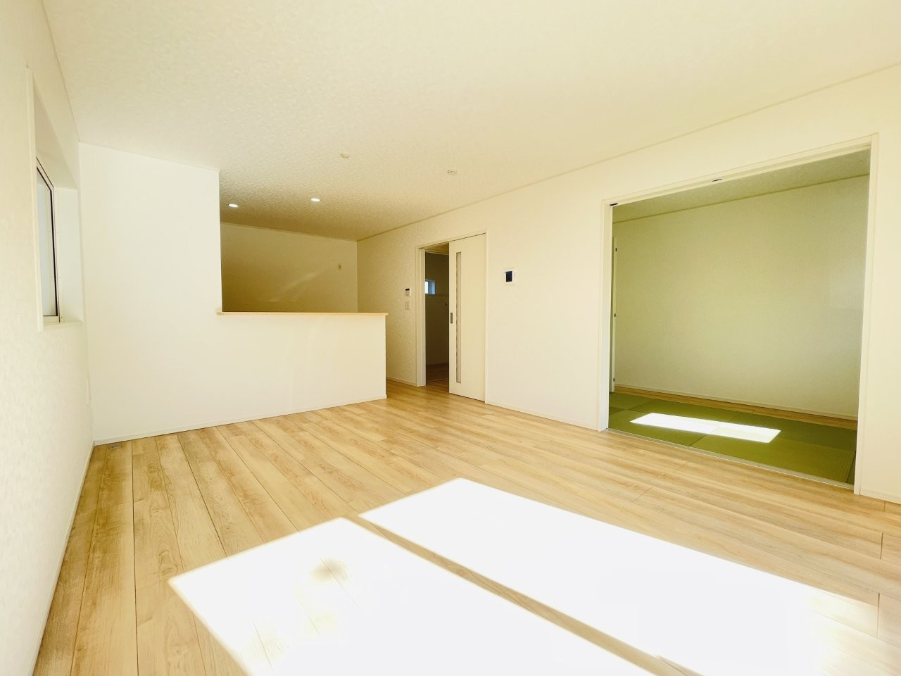 豊田市小坂町第6　新築分譲住宅　全1棟　1号棟の居間・リビング|家族団らんできるくつろぎのリビングルーム。