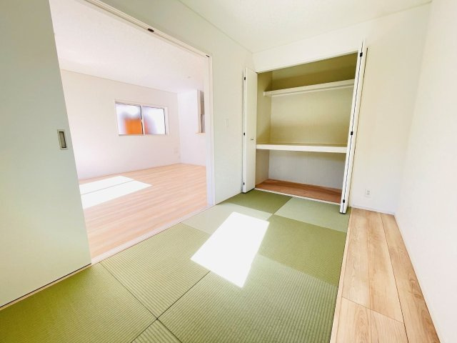 豊田市小坂町第6　新築分譲住宅　全1棟　1号棟の和室|LDKの横にある和室はお子様の遊び場やお昼寝などにも使えます。