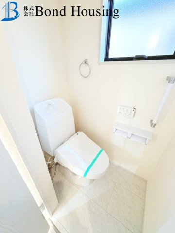 小中学校徒歩10分圏内・長期優良住宅　学園東町　全2棟　2号棟のトイレ