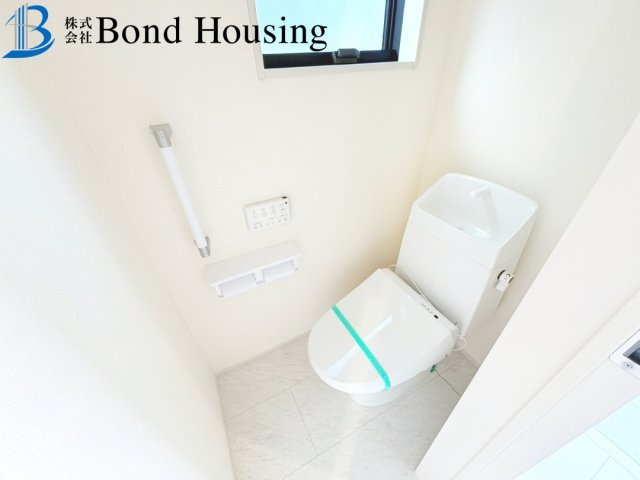 小中学校徒歩10分圏内・長期優良住宅　学園東町　全2棟　2号棟のトイレ