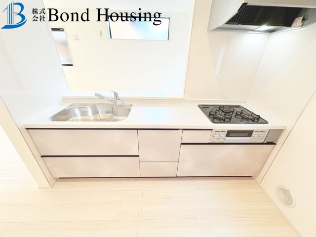 小中学校徒歩10分圏内・長期優良住宅　学園東町　全2棟　2号棟のキッチン