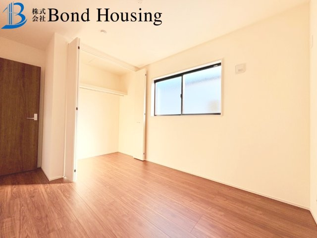 小中学校徒歩10分圏内・長期優良住宅　学園東町　全2棟　1号棟の洋室