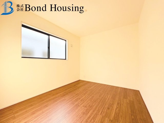 小中学校徒歩10分圏内・長期優良住宅　学園東町　全2棟　1号棟の洋室