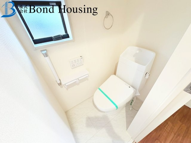 小中学校徒歩10分圏内・長期優良住宅　学園東町　全2棟　1号棟のトイレ