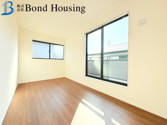小中学校徒歩10分圏内・長期優良住宅　学園東町　全2棟　1号棟の洋室