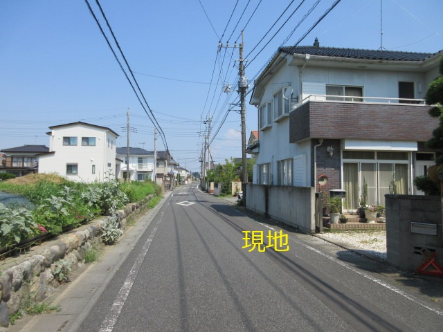 中古戸建　熊谷市久下1701-1の前面道路含む現地写真