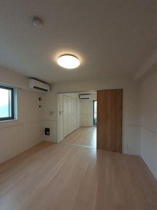 ジーヴイ　アリイ　アサクサの居間・リビング