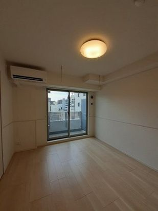 ジーヴイ　アリイ　アサクサのバルコニー