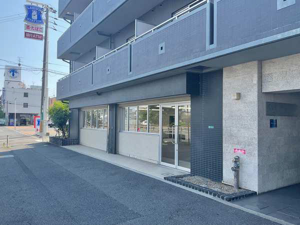 【エントランス】 | クリアグラン　出島浜通ロードサイド路面店舗